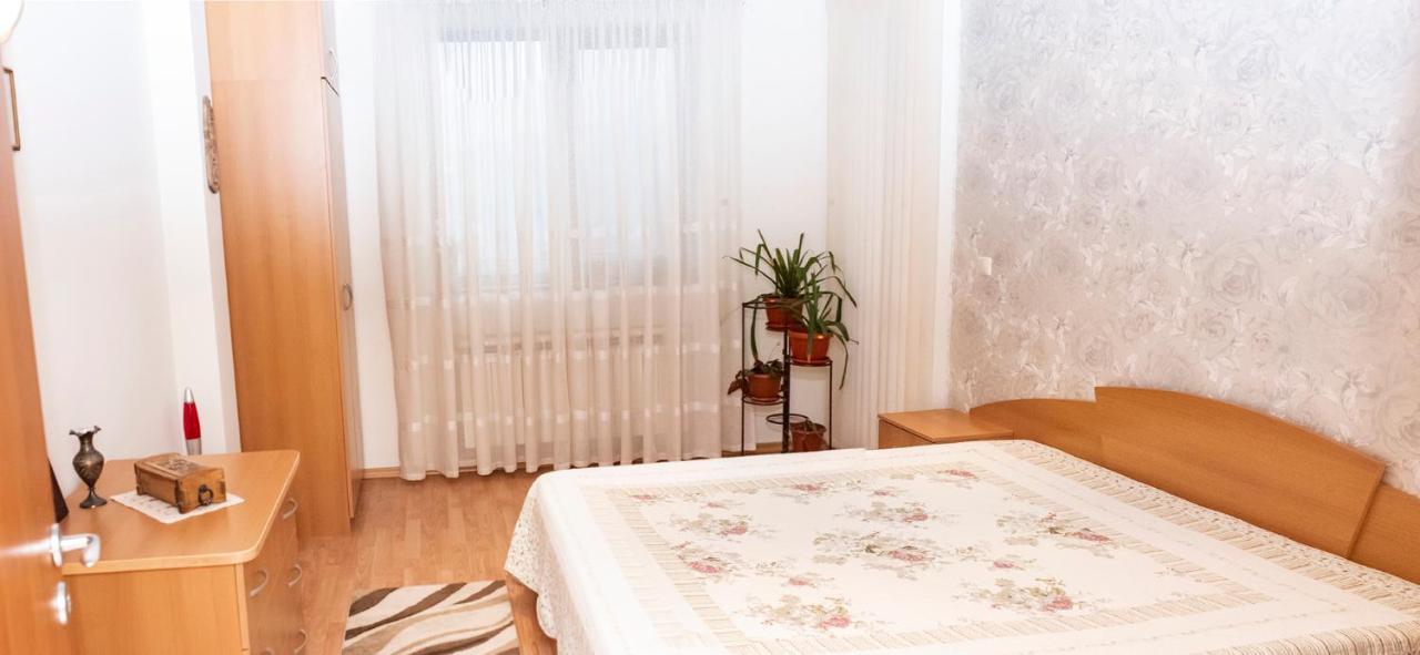 явор Apartment *